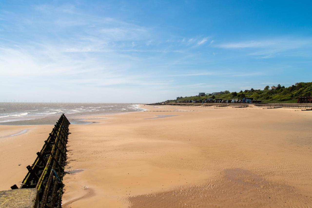 Отель Caravan With Decking At Martello Beach Nearby Clacton-On-Sea Ref 29017Kv Экстерьер фото